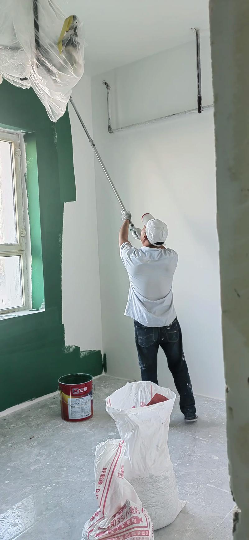 腻子粉和乳胶漆哪个甲醛高?